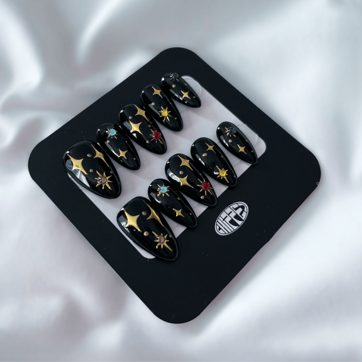 reusable press-on nails Skin of a Killer π« (2 sets) - Chipped Social π
π» - the microchip manicure
