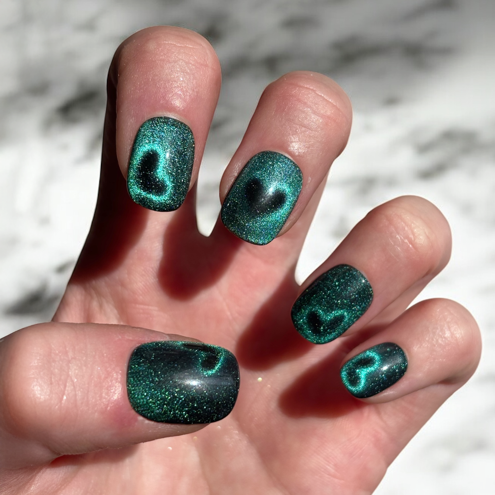 reusable press-on nails 🖤 GASHLIGHT 🖤 - Chipped Social 💅🏻 - the microchip manicure