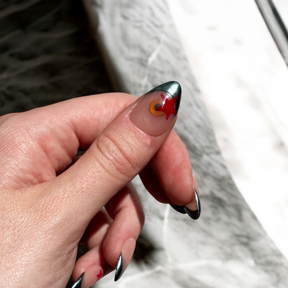 reusable press-on nails Accelerate 🇺🇸 - Chipped Social 💅🏻 - the microchip manicure