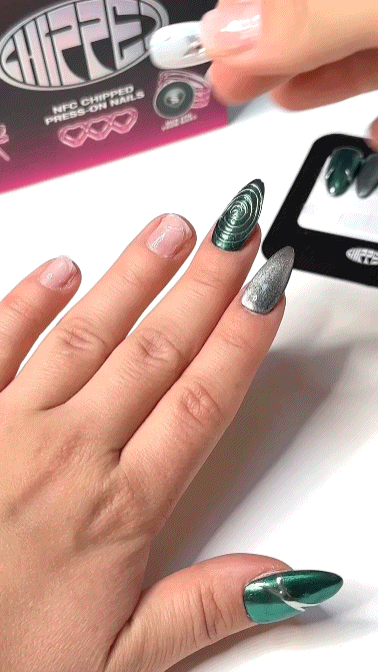 APPLY THE NAILS