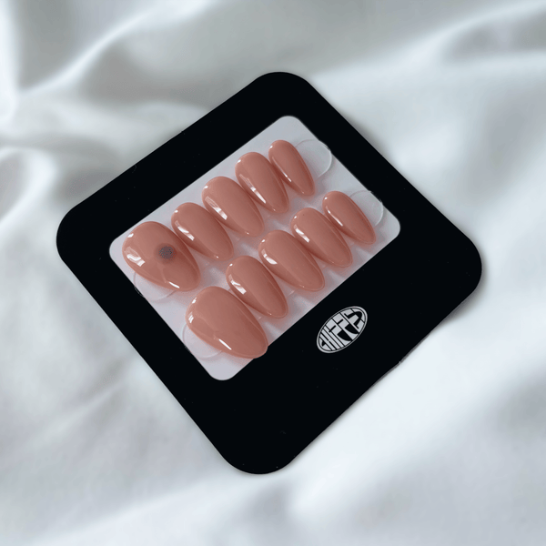 reusable press-on nails Interface 🤎 (2 sets) - Chipped Social 💅🏻 - the microchip manicure