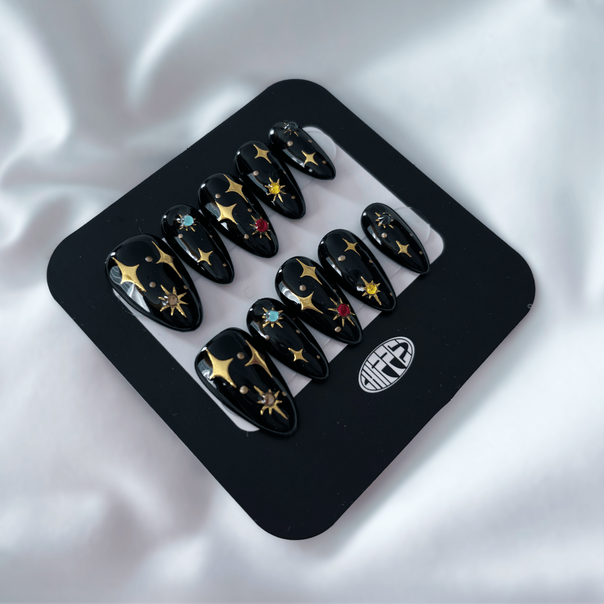 reusable press-on nails Skin of a Killer 💫 (2 sets) - Chipped Social 💅🏻 - the microchip manicure